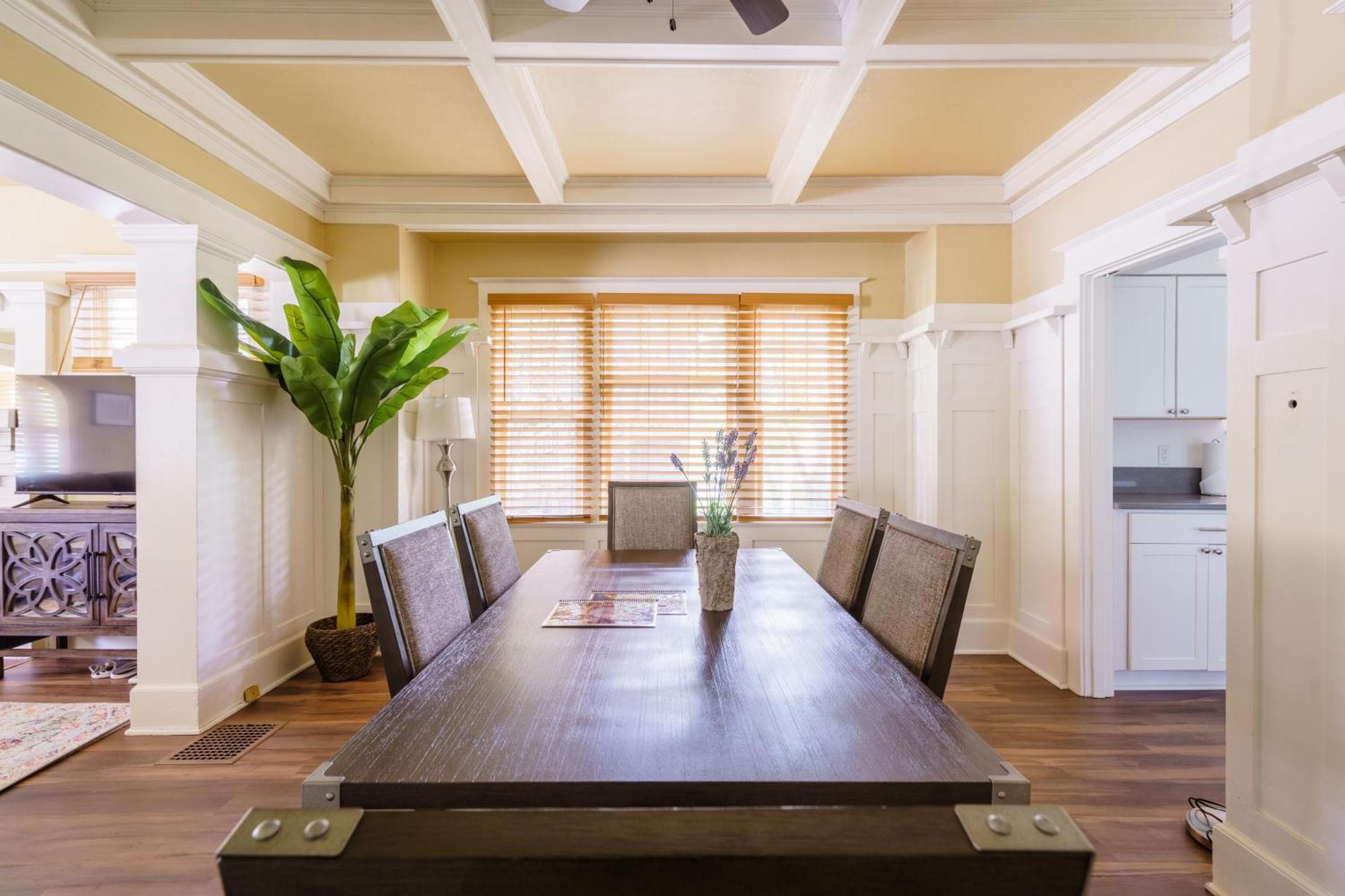Collection - Heart Of Portland! Newly Remodeled, 99 Walk Score Holiday home Portland