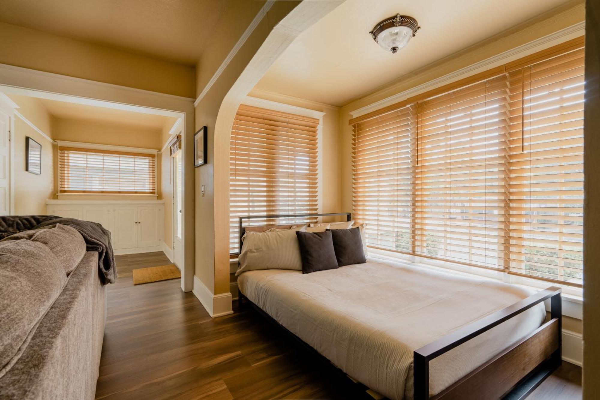 Holiday home Collection - Heart Of Portland! Newly Remodeled, 99 Walk Score