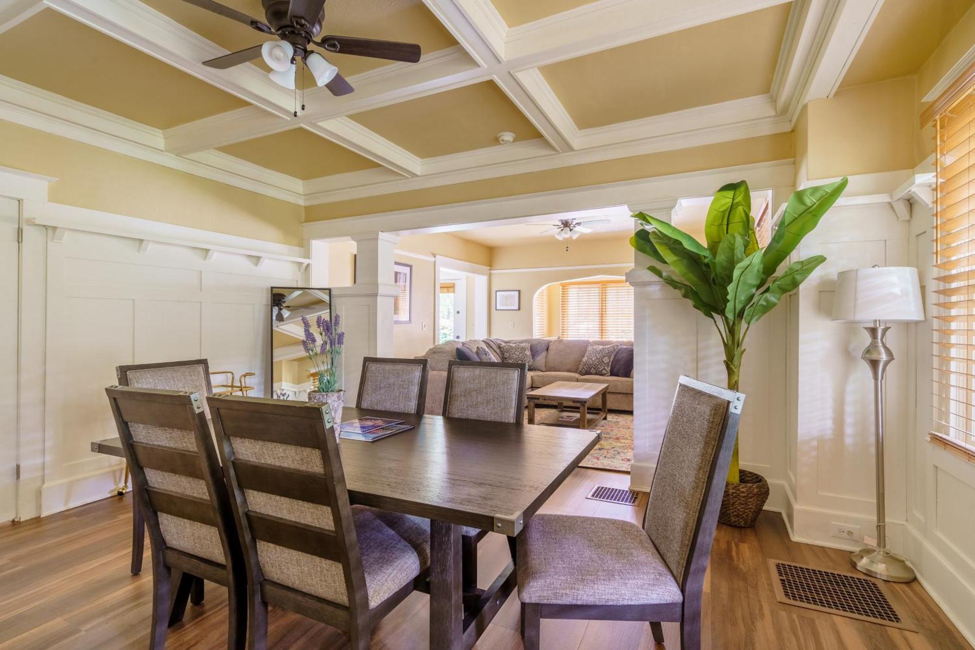 Holiday home Collection - Heart Of Portland! Newly Remodeled, 99 Walk Score *