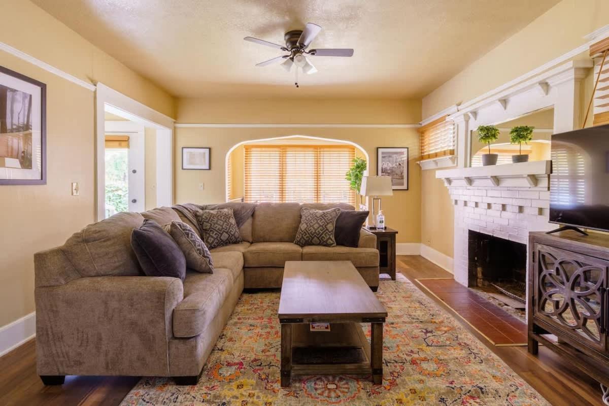 Holiday home Collection - Heart Of Portland! Newly Remodeled, 99 Walk Score *