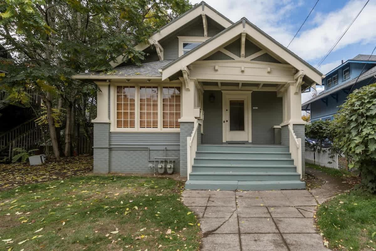 Collection - Heart Of Portland! Newly Remodeled, 99 Walk Score Holiday home Portland